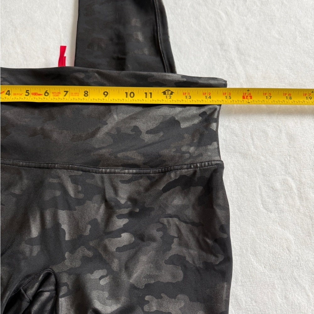 SPANX Black‎ Camo Leggings - Size XL - Picture 7 of 8